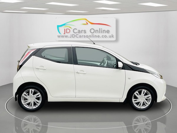 Used Toyota AYGO 2014 for sale - 75598824: Photo 6