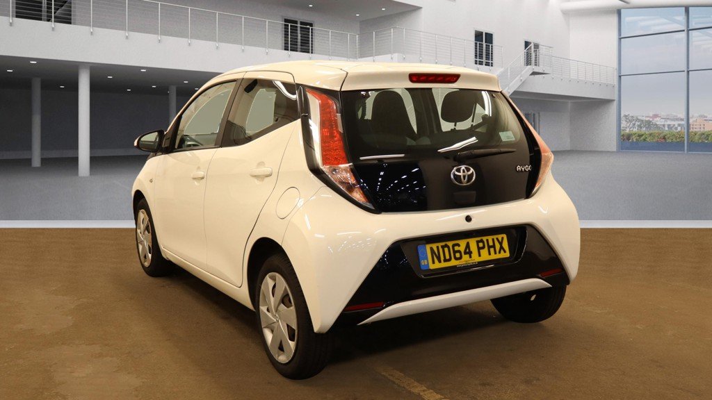 Used Toyota AYGO 2015 for sale - 76299107: Photo 4