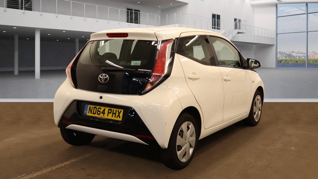Used Toyota AYGO 2015 for sale - 76299107: Photo 5