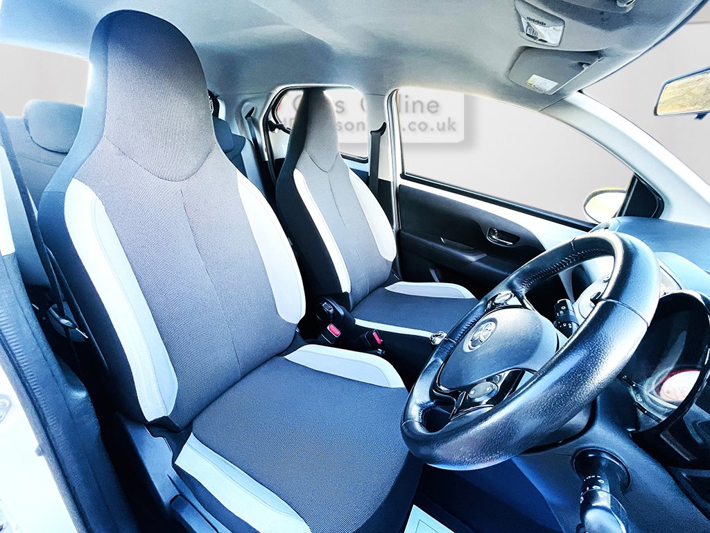 Used Toyota AYGO 2015 for sale - 76299107: Photo 9