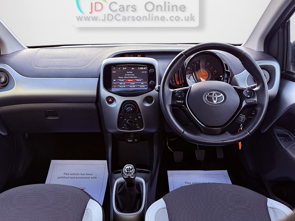 Used Toyota AYGO 2017 for sale - 76848648: Photo 2