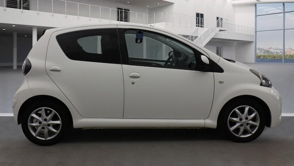 Used Toyota AYGO 2014 for sale - 76299108: Photo 5