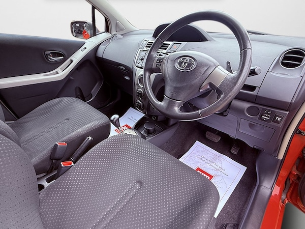 Used Toyota Yaris 2011 for sale - 76316383: Photo 16