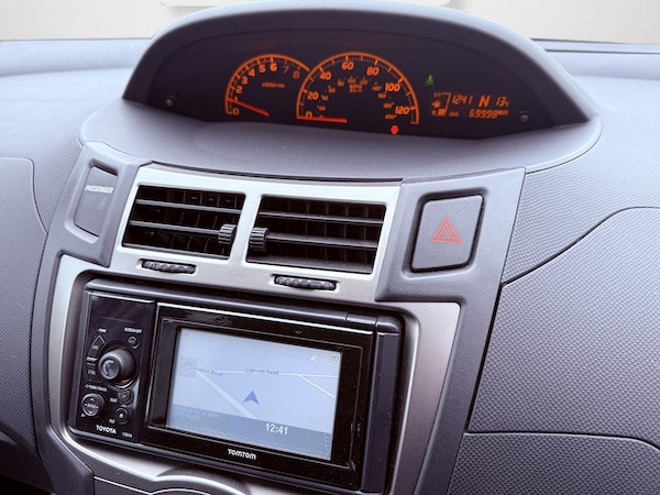 Used Toyota Yaris 2011 for sale - 76316383: Photo 17
