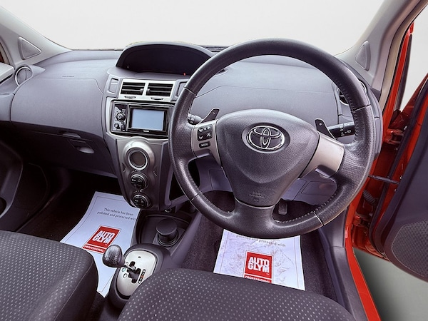 Used Toyota Yaris 2011 for sale - 76316383: Photo 18