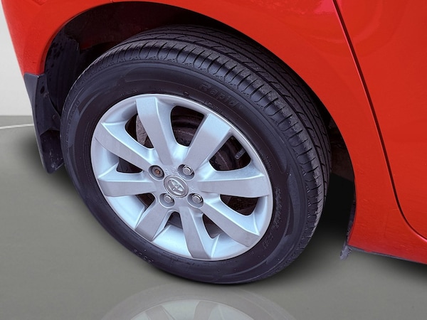Used Toyota Yaris 2011 for sale - 76316383: Photo 24