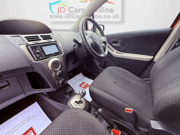Used Toyota Yaris 2011 for sale - 76316383: Photo 2