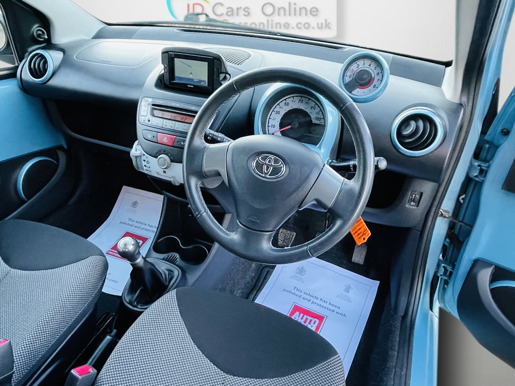 Used Toyota AYGO 2013 for sale - 76418372: Photo 2