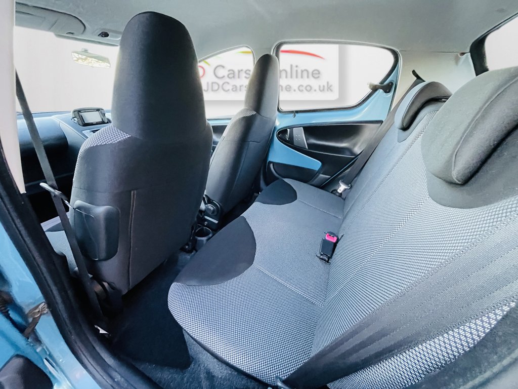 Used Toyota AYGO 2013 for sale - 76418372: Photo 27