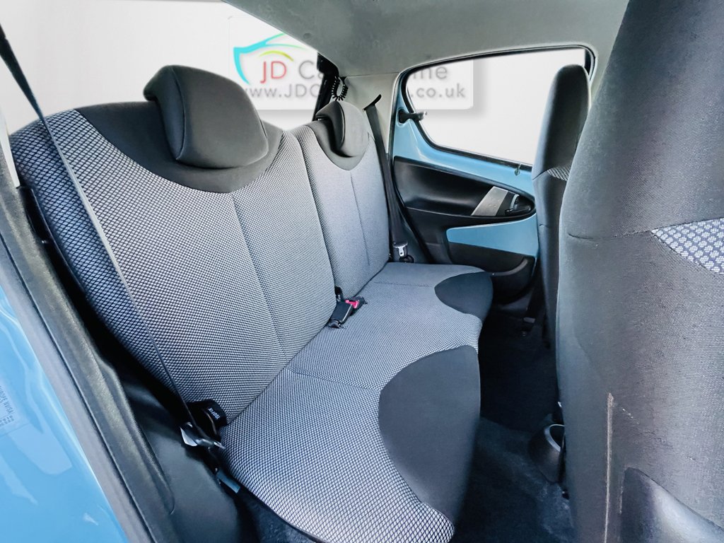 Used Toyota AYGO 2013 for sale - 76418372: Photo 28