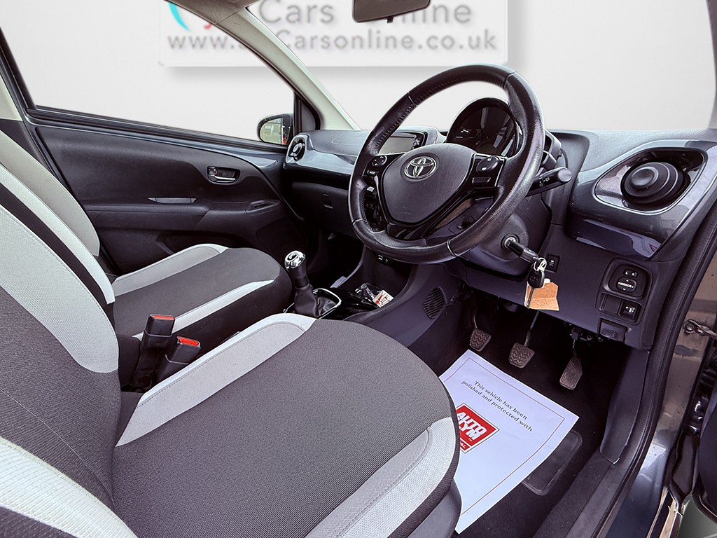 Used Toyota AYGO 2018 for sale - 76263002: Photo 23