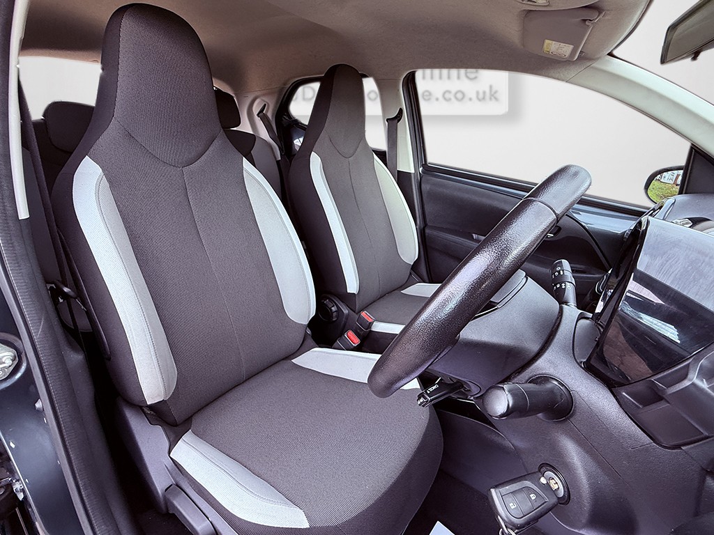 Used Toyota AYGO 2018 for sale - 76263002: Photo 25