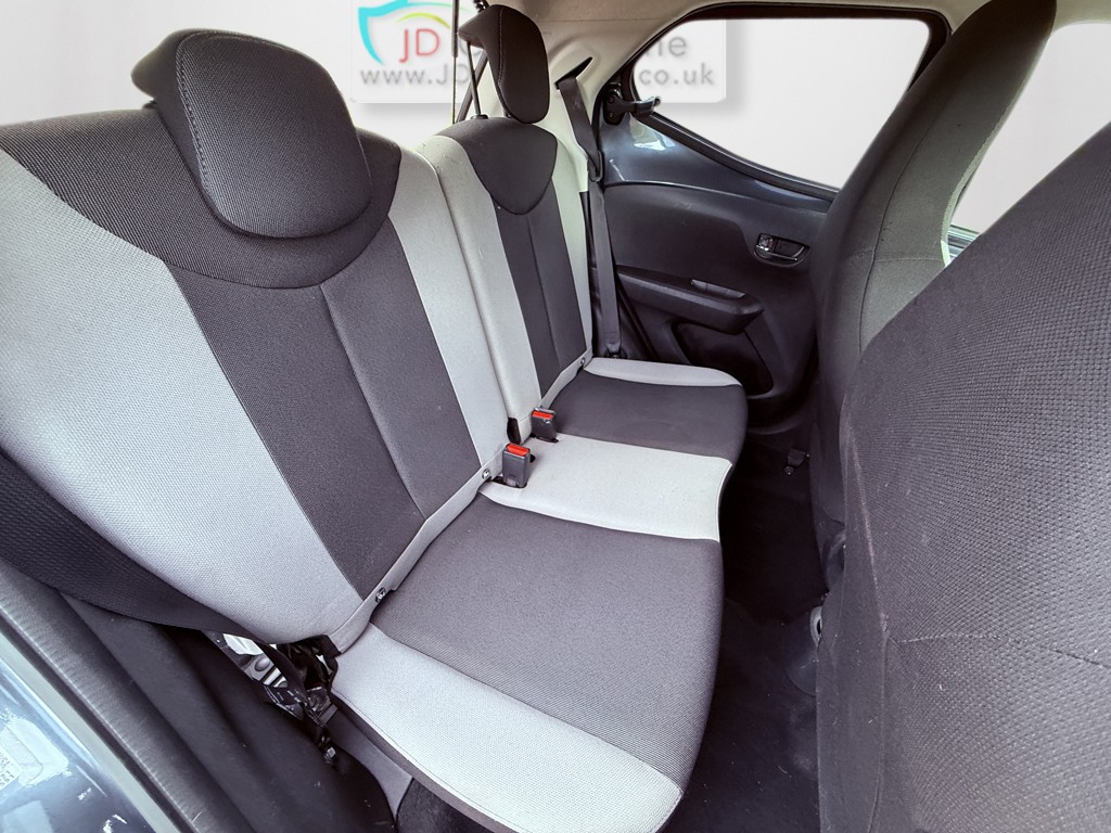 Used Toyota AYGO 2018 for sale - 76263002: Photo 26