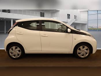 Used Toyota AYGO 2015 for sale - 79781855: Photo