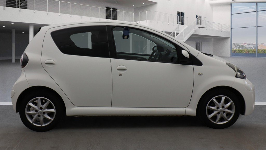 Used Toyota AYGO 2014 for sale - 76794292: Photo 5