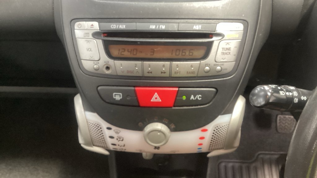 Used Toyota AYGO 2014 for sale - 76794292: Photo 8