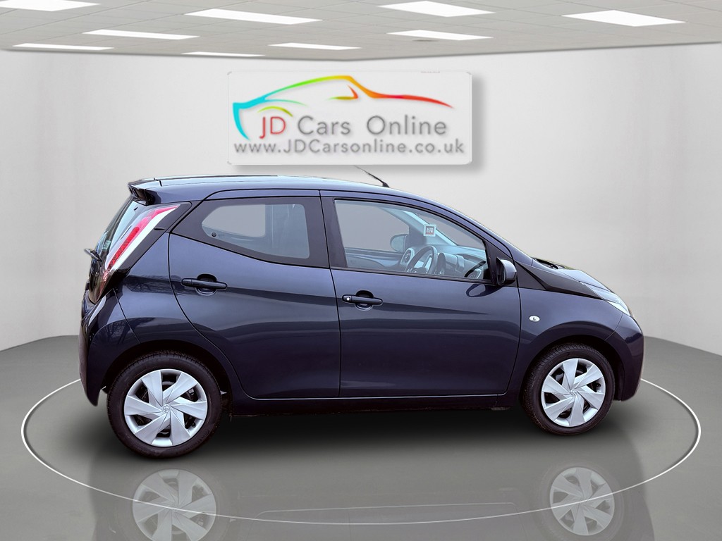 Used Toyota AYGO 2015 for sale - 77830141: Photo 11