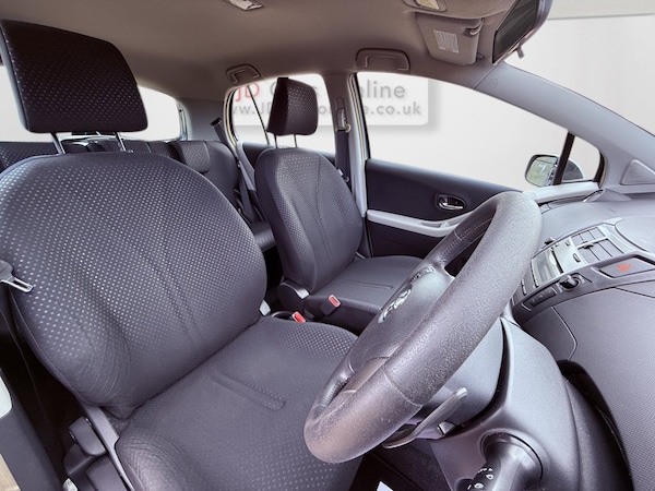 Used Toyota Yaris 2010 for sale - 74961195: Photo 23