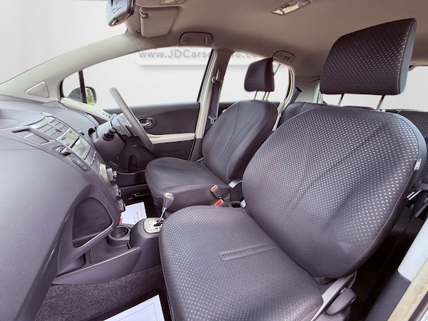 Used Toyota Yaris 2010 for sale - 74961195: Photo 25
