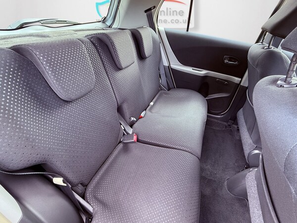 Used Toyota Yaris 2010 for sale - 74961195: Photo 28