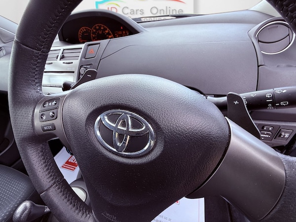 Used Toyota Yaris 2010 for sale - 74961195: Photo 32
