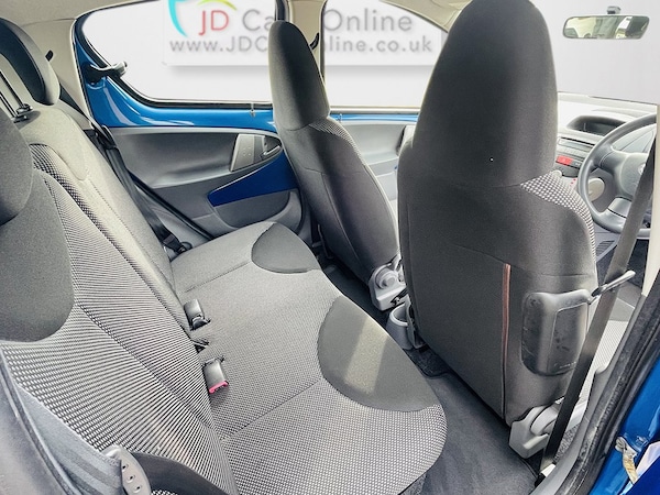 Used Toyota AYGO 2010 for sale - 75091607: Photo 15