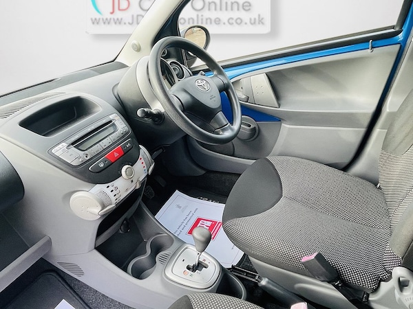 Used Toyota AYGO 2010 for sale - 75091607: Photo 2