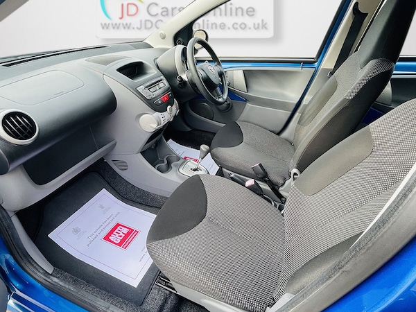 Used Toyota AYGO 2010 for sale - 75091607: Photo 9