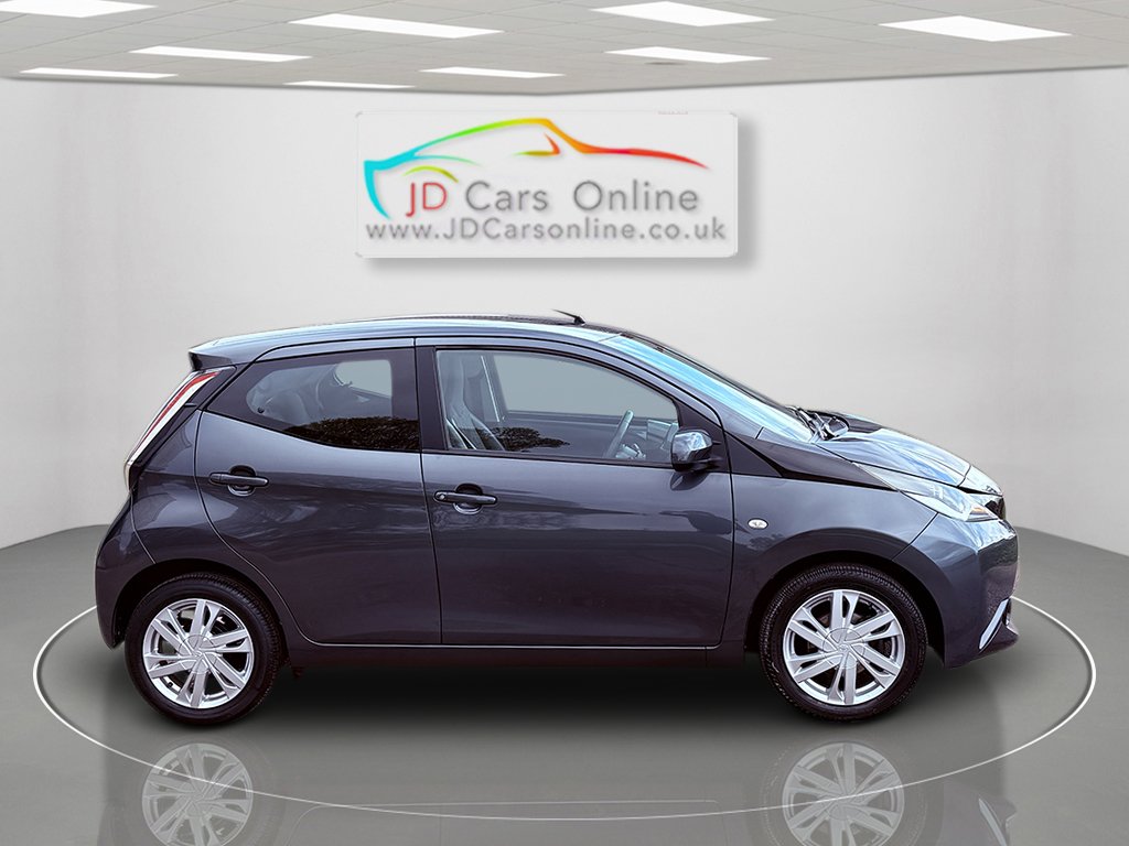 Used Toyota AYGO 2015 for sale - 76439897: Photo 16