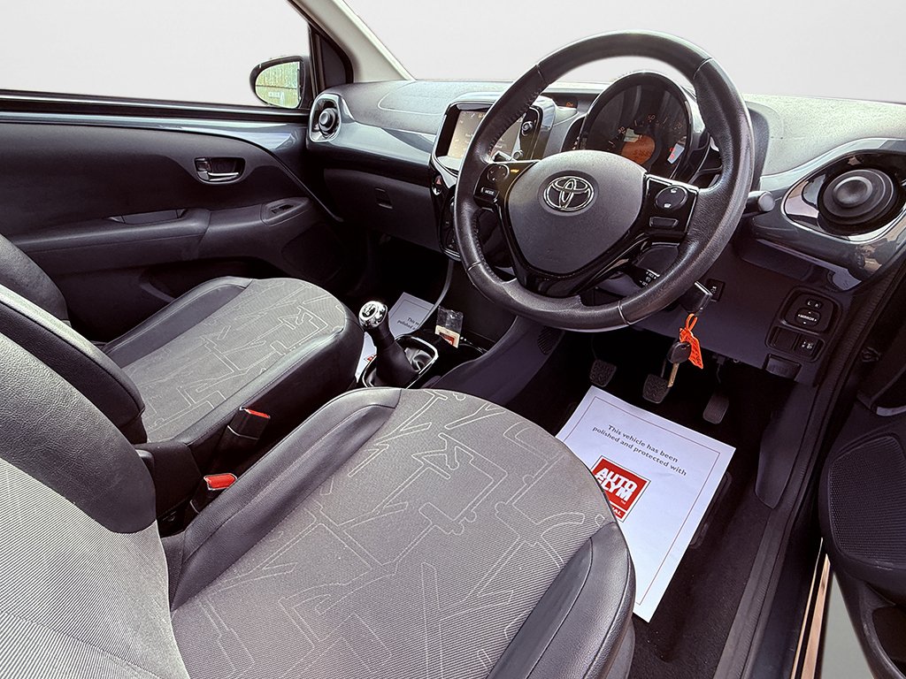 Used Toyota AYGO 2015 for sale - 76439897: Photo 27