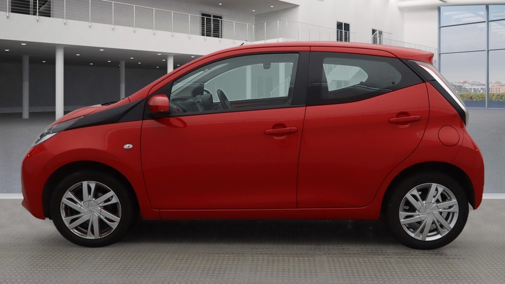 Used Toyota AYGO 2014 for sale - 76848689: Photo 6