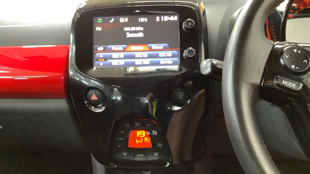 Used Toyota AYGO 2015 for sale - 77464662: Photo 2