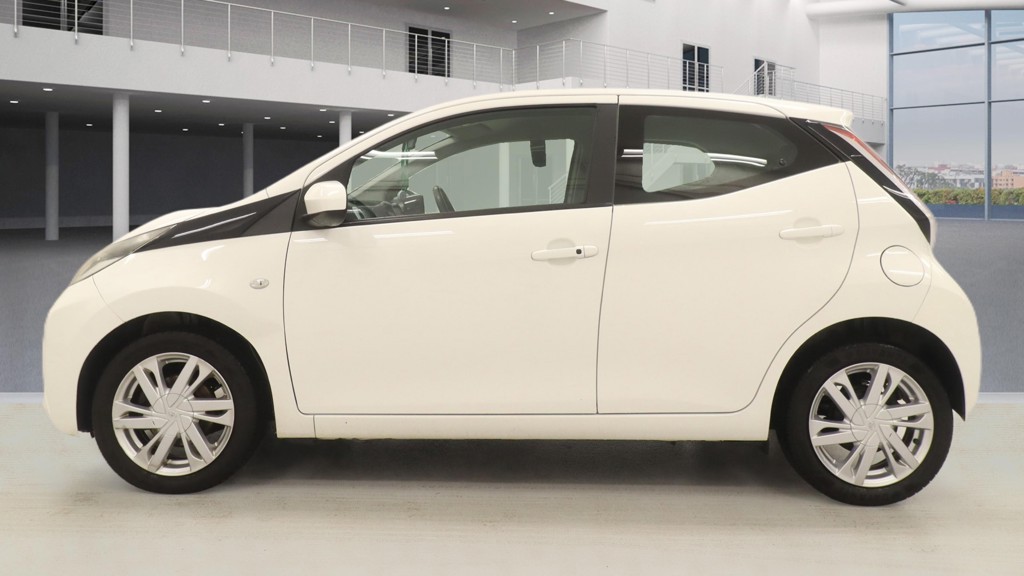 Used Toyota AYGO 2015 for sale - 77107677: Photo 6