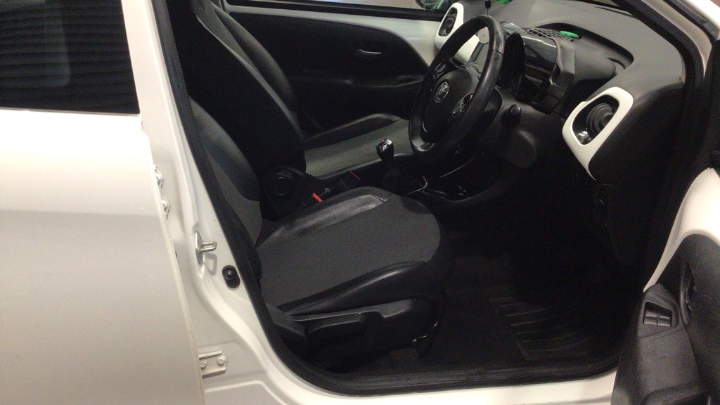 Used Toyota AYGO 2015 for sale - 77107677: Photo 9