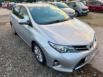 Used Toyota Auris 2013 for sale - 79847365: Photo