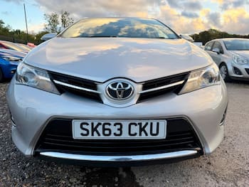 Used Toyota Auris 2013 for sale - 79847365: Photo