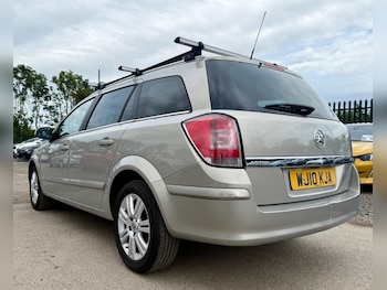 Used Vauxhall Astra 2010 for sale - 79230220: Photo