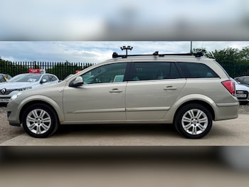 Used Vauxhall Astra 2010 for sale - 79230220: Photo
