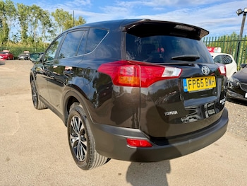 Used Toyota RAV4 2015 for sale - 79324335: Photo
