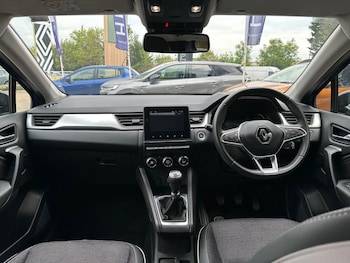 Used Renault Captur 2023 for sale - 79200150: Photo