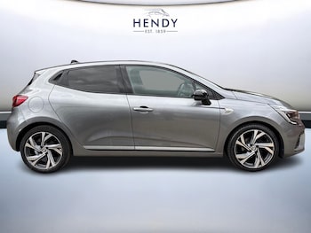 Used Renault Clio 2023 for sale - 79395357: Photo