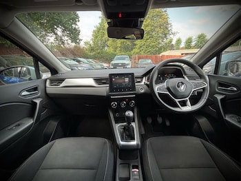 Used Renault Captur 2020 for sale - 79255242: Photo