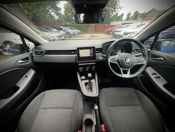 Used Renault Clio 2023 for sale - 79198987: Photo