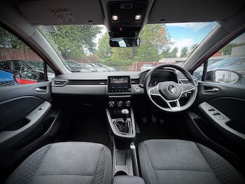 Used Renault Clio 2023 for sale - 79632930: Photo