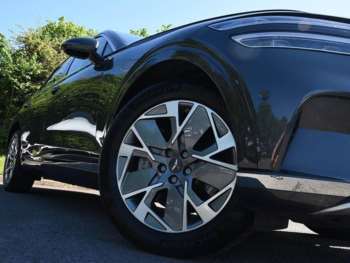 Used Genesis GV70 2023 for sale - 74718107: Photo