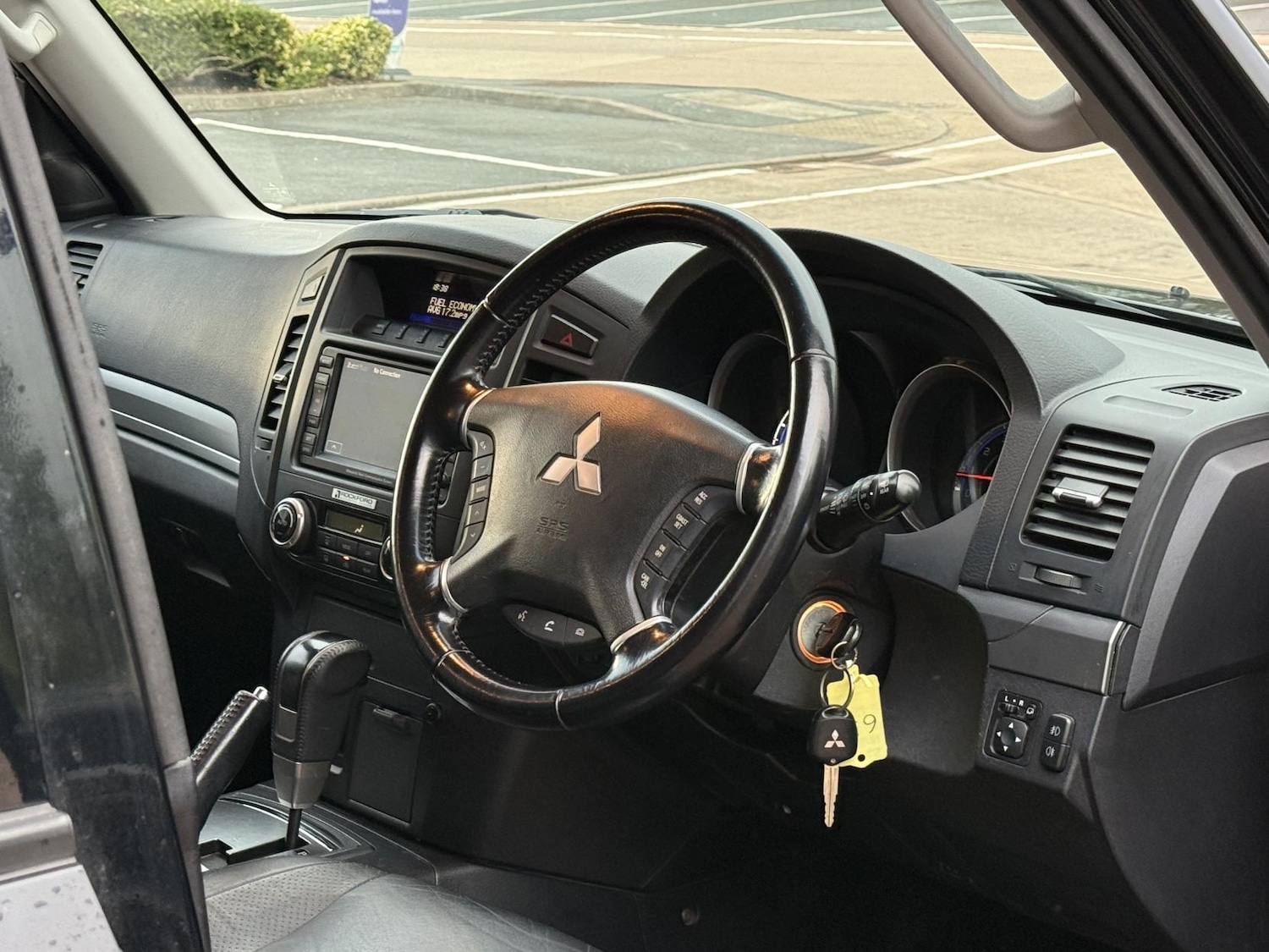 Used Mitsubishi Shogun 2010 for sale - 76255518: Photo 13