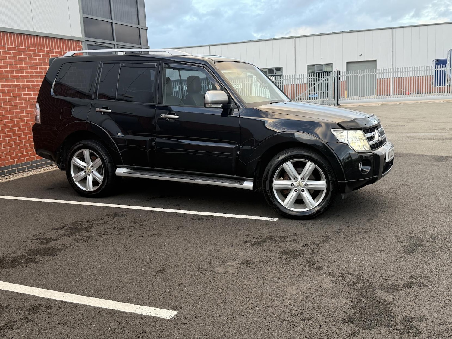Used Mitsubishi Shogun 2011 for sale - 76387560: Photo 2