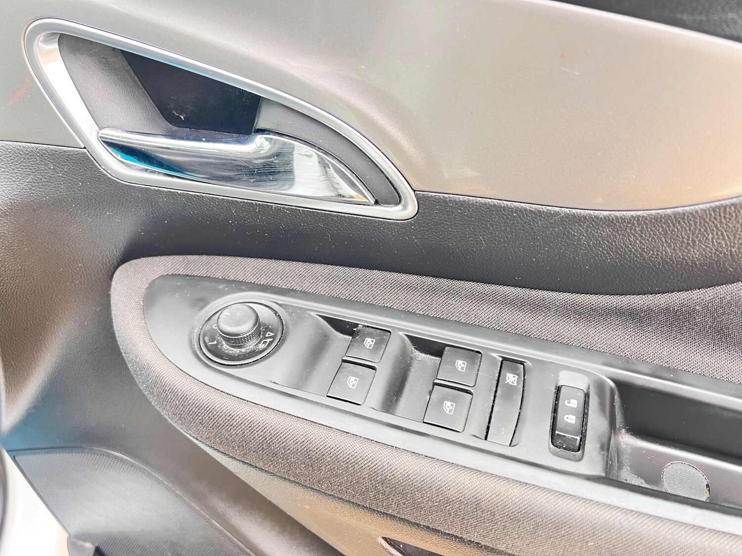 Used Vauxhall Mokka 2010 for sale - 77650452: Photo 19