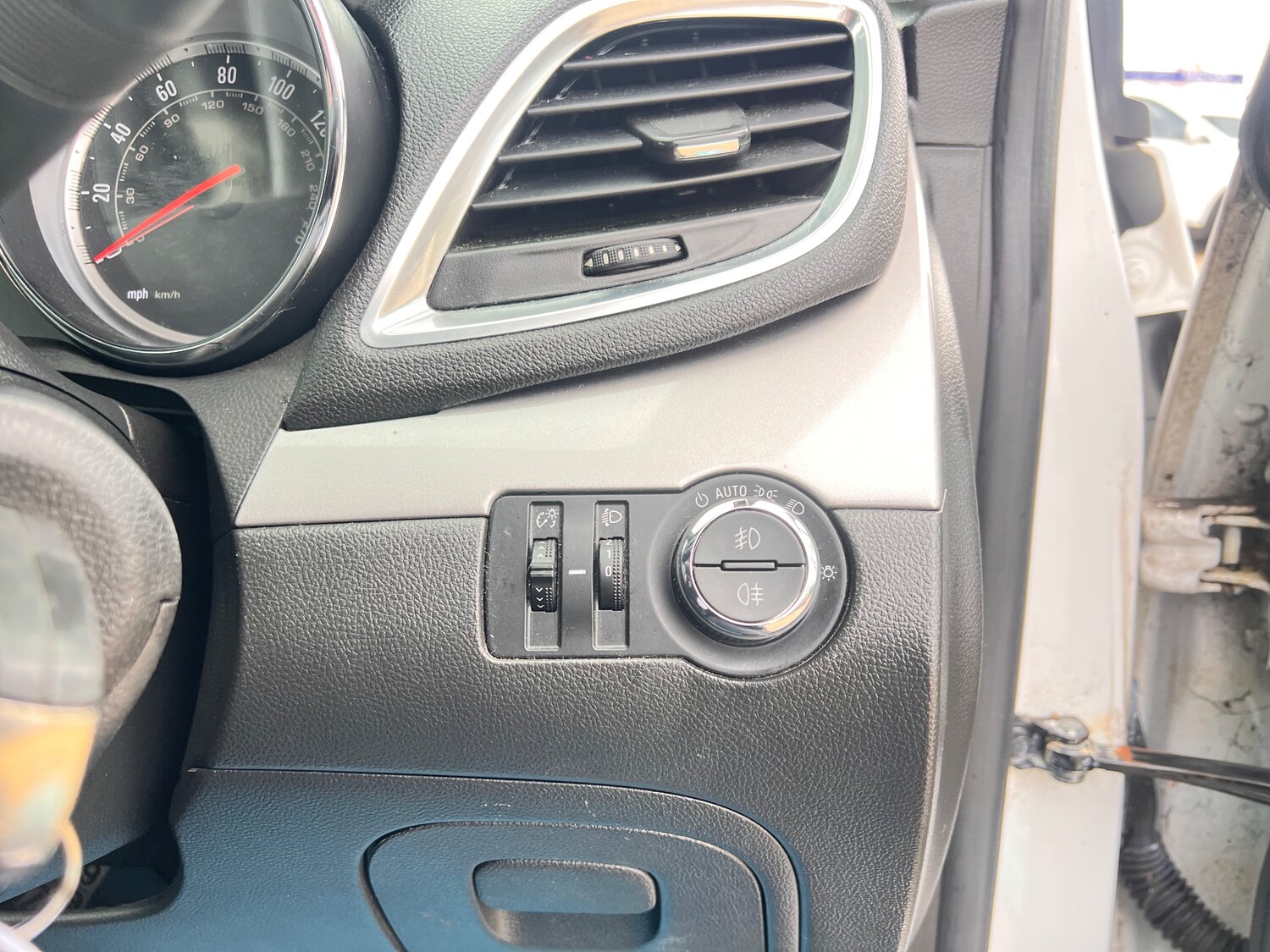 Used Vauxhall Mokka 2010 for sale - 77650452: Photo 20