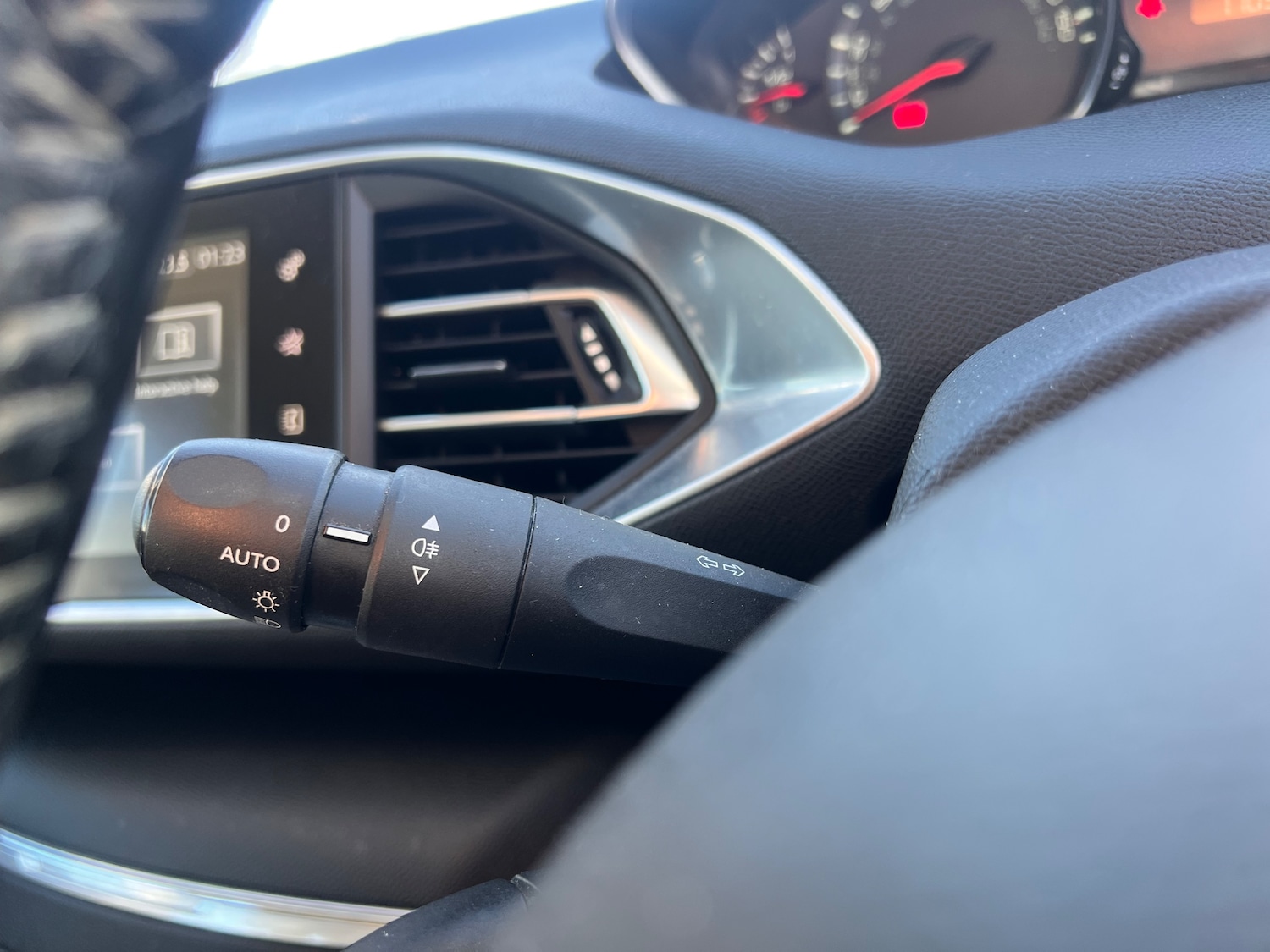 Used Peugeot 308 2016 for sale - 76697852: Photo 20